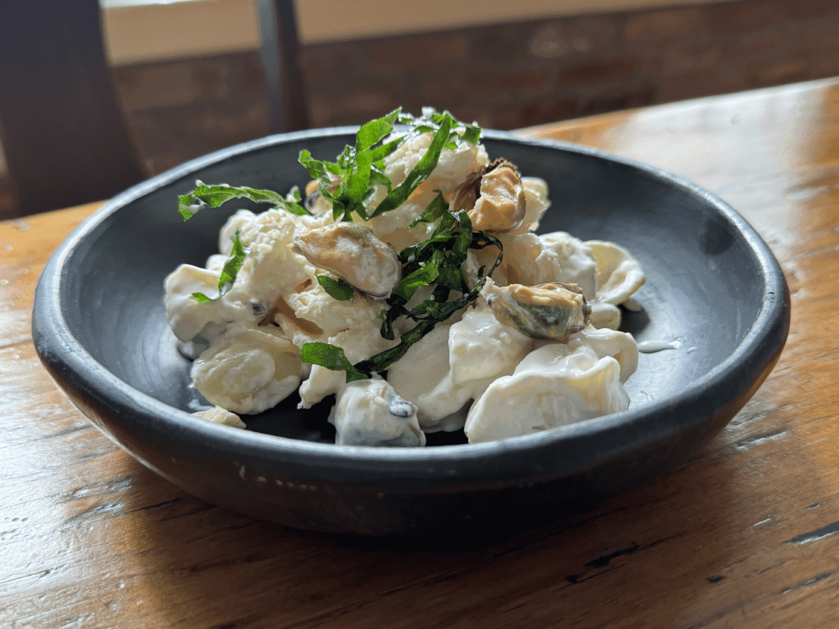 bowl of mussels